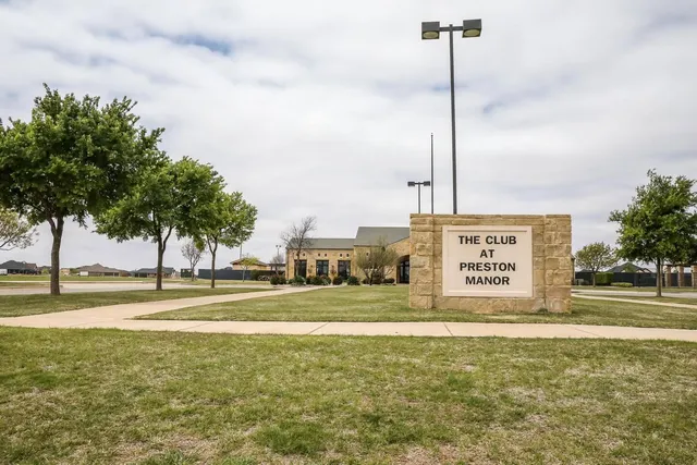 $550,000 | 1204 North 14th Place, Wolfforth, TX 79382