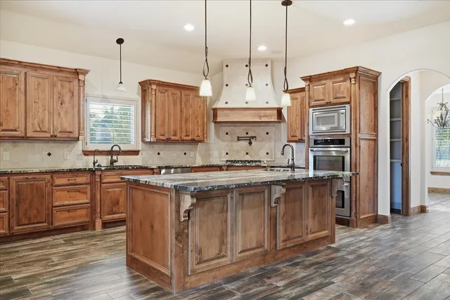 $550,000 | 1204 North 14th Place, Wolfforth, TX 79382