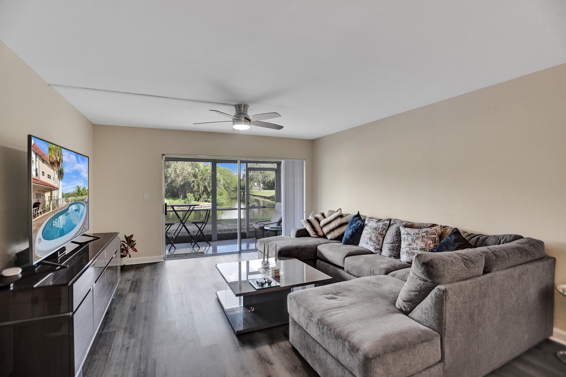 3601 Inverrary Drive, Unit 109 Lauderhill, FL 33319 - Photo 11 of 42 B27I5832