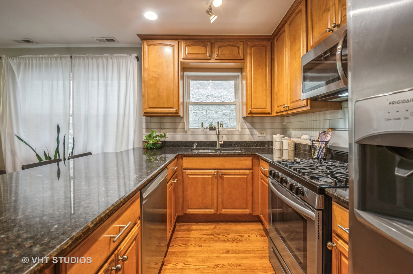2934 North Ridgeway Avenue, Unit 2 Chicago, IL 60618 - Photo 7 of 16 Gallery Image 7