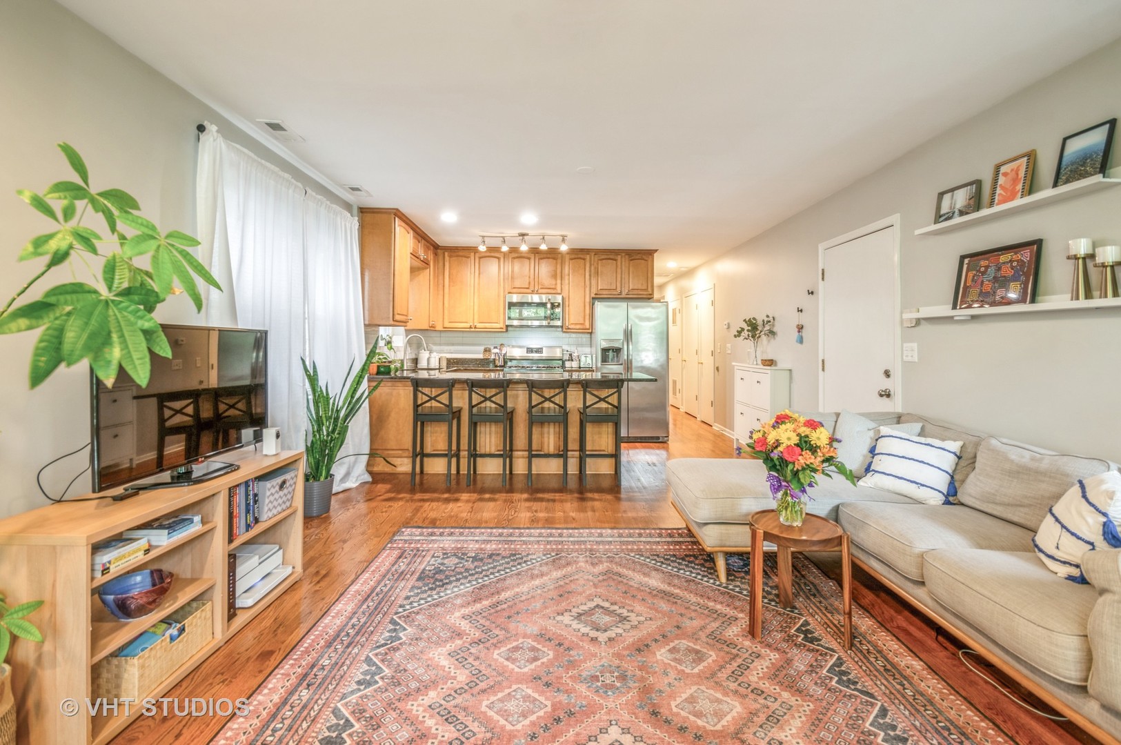 2934 North Ridgeway Avenue, Unit 2 Chicago, IL 60618 - Photo 8 of 16 Gallery Image 8