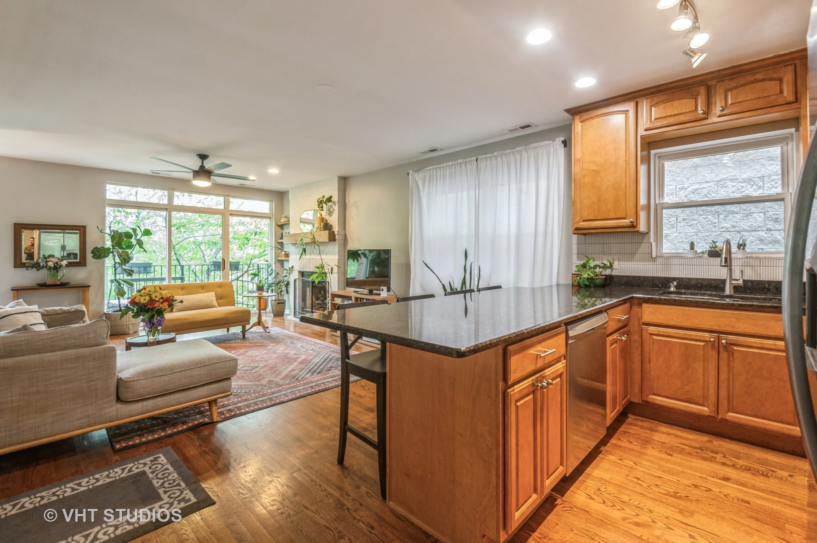 2934 North Ridgeway Avenue, Unit 2 Chicago, IL 60618 - Photo 9 of 16 Gallery Image 9