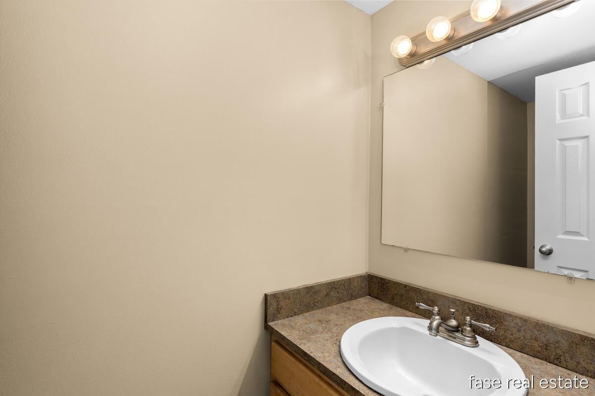 4605 Tabor Road Northwest Comstock Park, MI 49321 - Photo 9 of 23 4605-Tabor_009