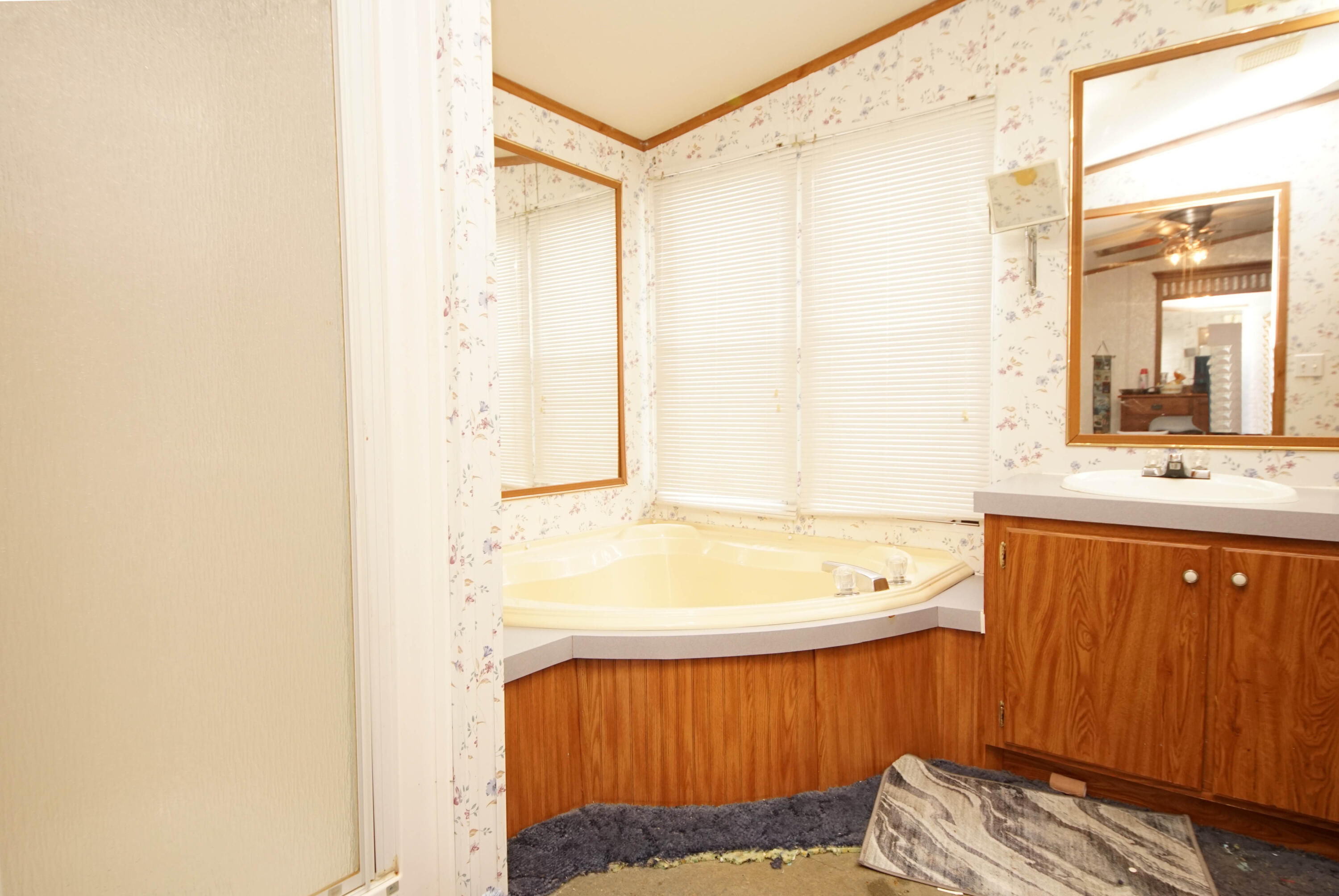 253 Vanderheide Road DeFuniak Springs, FL 32433 - Photo 26 of 63 253 Vanderheide Rd_Primary Bathroom
