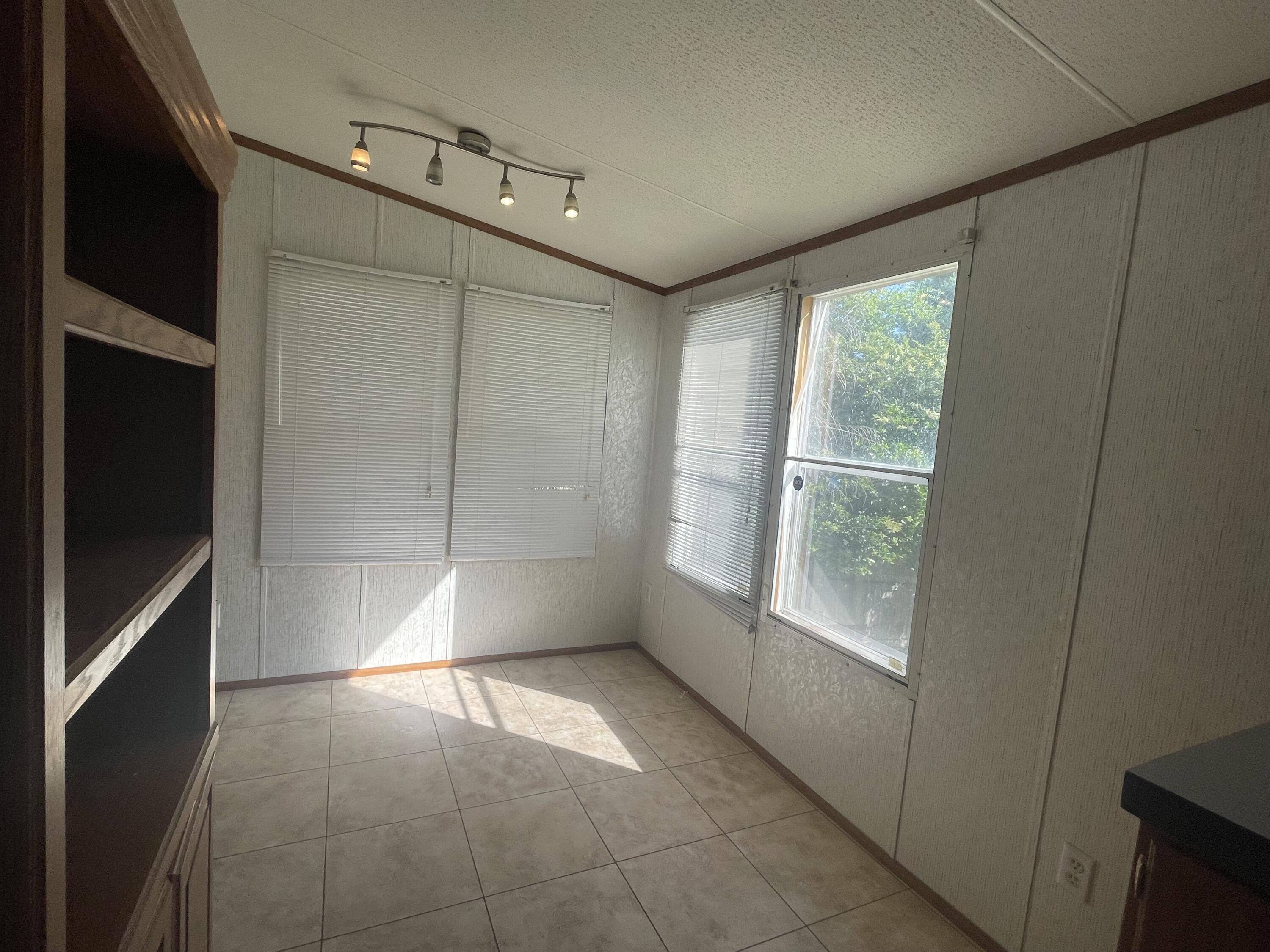 253 Vanderheide Road DeFuniak Springs, FL 32433 - Photo 34 of 63 253 Vanderheide_Interior (6)