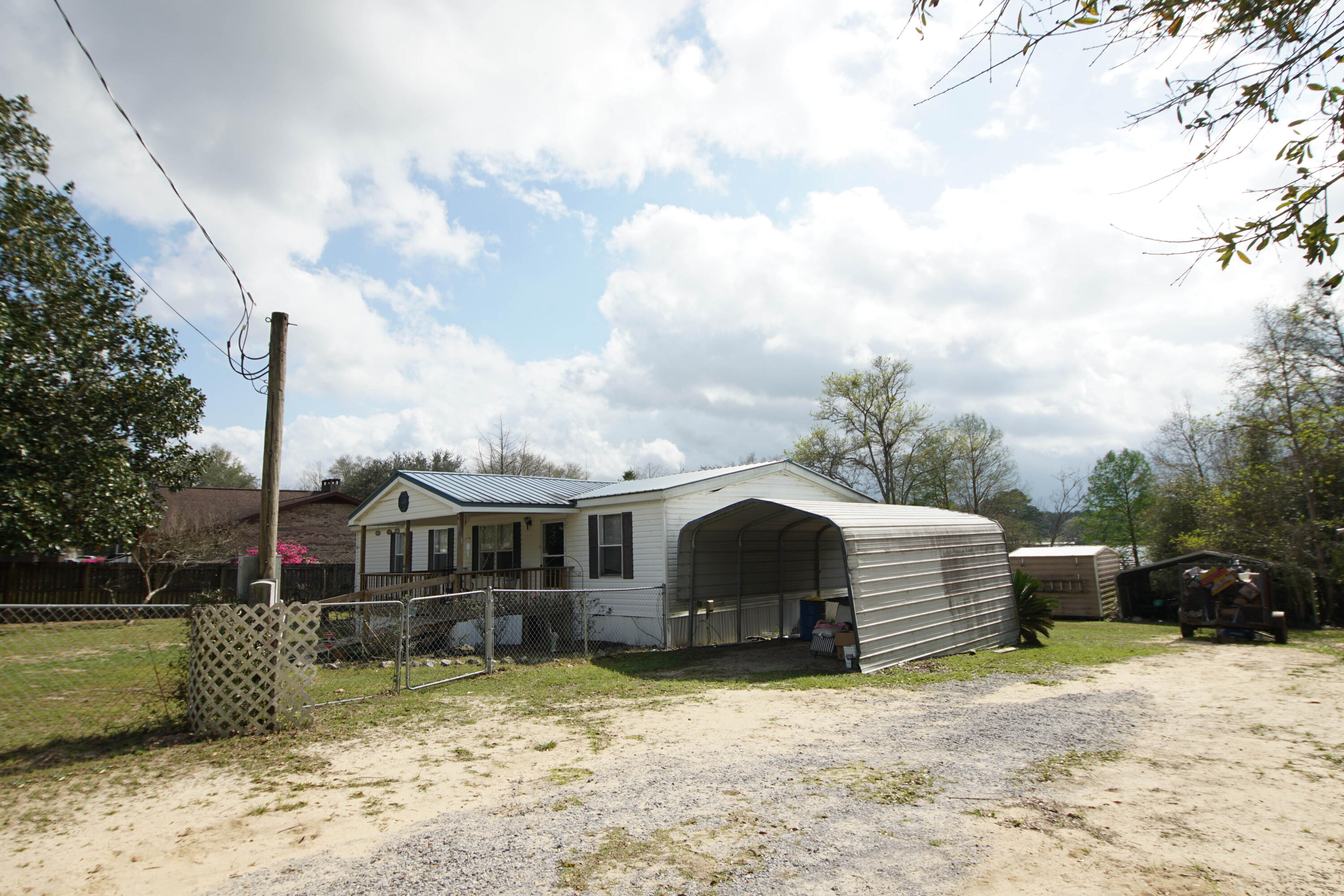 253 Vanderheide Road DeFuniak Springs, FL 32433 - Photo 41 of 63 253 Vanderheide Rd_Front