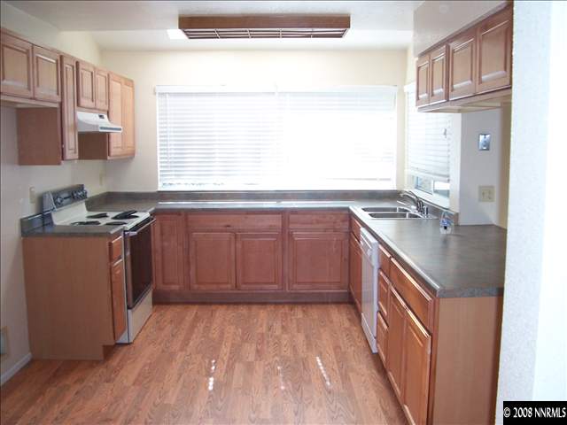 6940 Forsythia Way Reno, NV 89506 - Photo 5 of 8 Photo 5