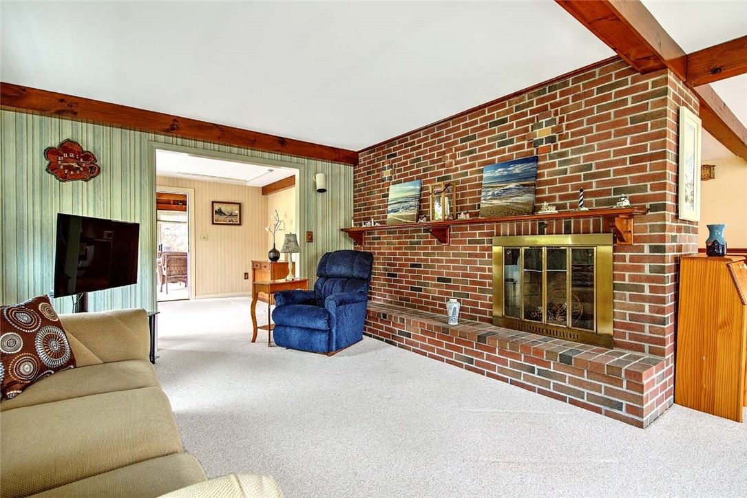 120 Grange Avenue Woonsocket, RI 02895 - Photo 18 of 50 Living room