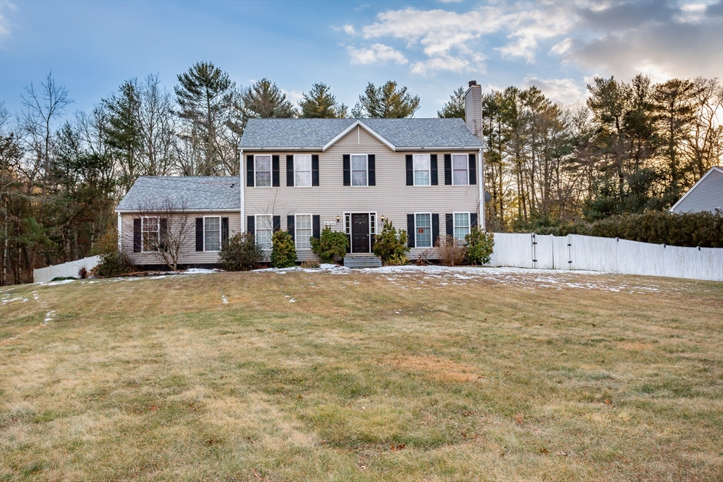 133 Quanapoag Road Freetown, MA 02717 - Photo 1 of 35 Gallery Image 1