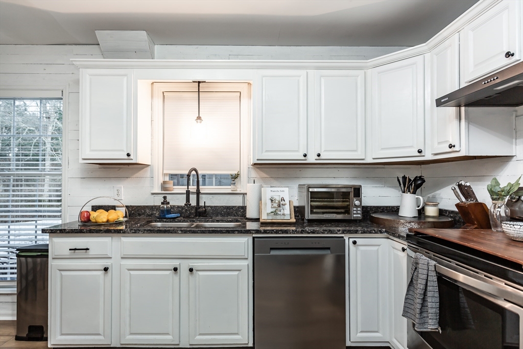 133 Quanapoag Road Freetown, MA 02717 - Photo 18 of 35 Gallery Image 18