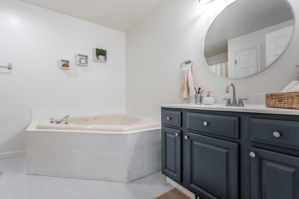 133 Quanapoag Road Freetown, MA 02717 - Photo 21 of 35 Gallery Image 21