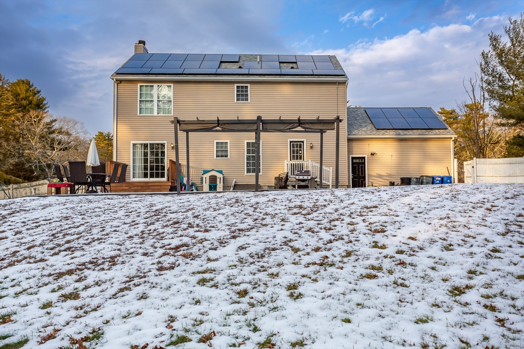 133 Quanapoag Road Freetown, MA 02717 - Photo 6 of 35 Gallery Image 6