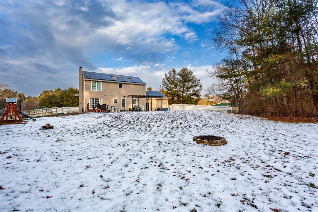 133 Quanapoag Road Freetown, MA 02717 - Photo 7 of 35 Gallery Image 7