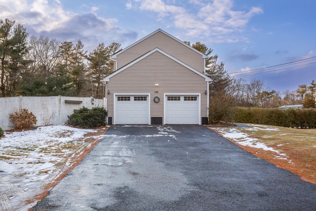 133 Quanapoag Road Freetown, MA 02717 - Photo 8 of 35 Gallery Image 8