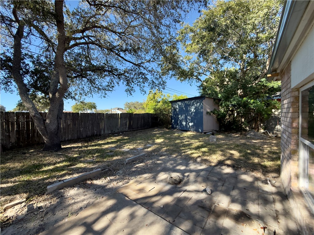 4006 Easy Street Corpus Christi, TX 78418 - Photo 8 of 8 a backyard of a house