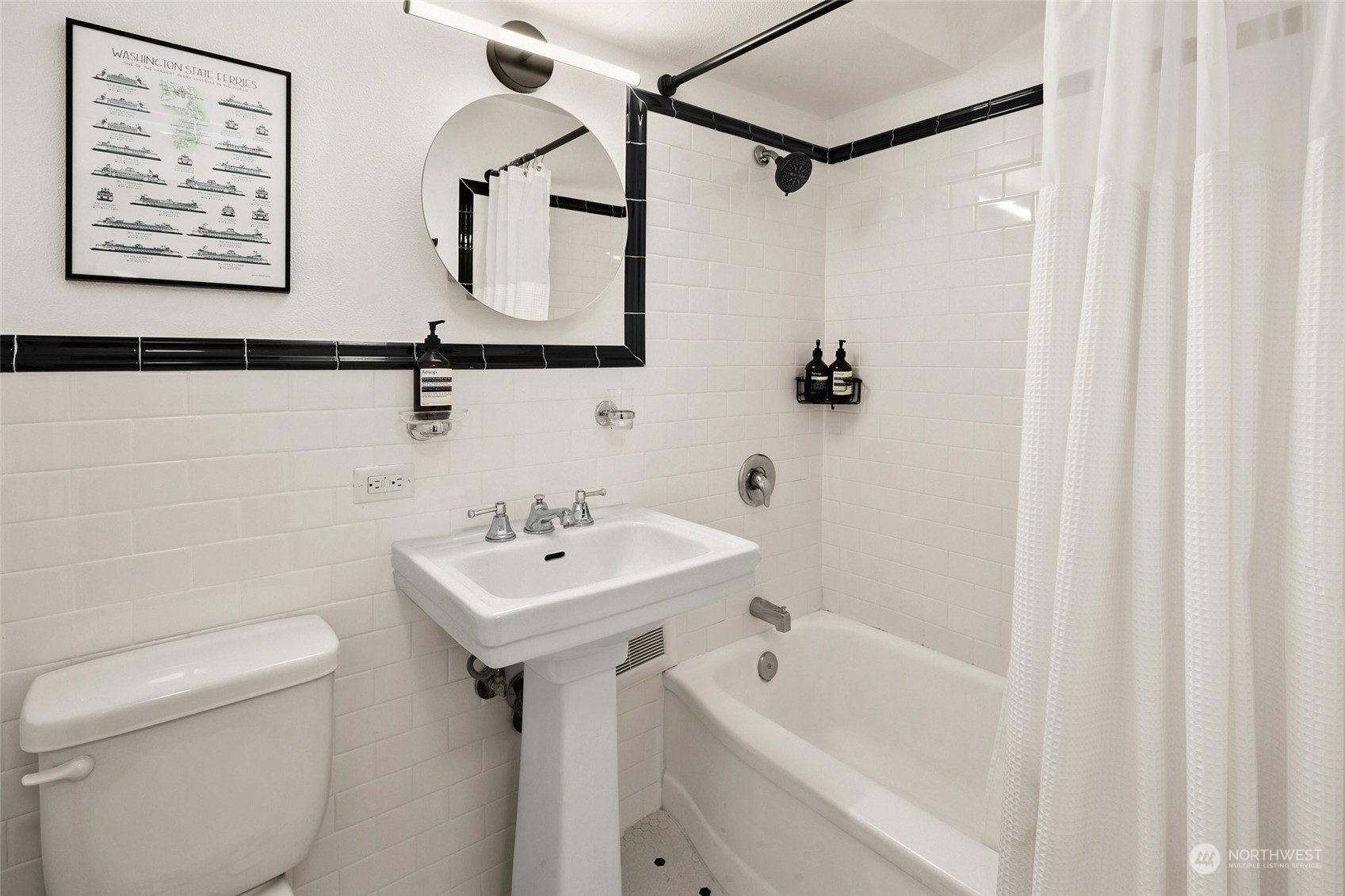 1105 Spring Street, Unit 606 Seattle, WA 98104 - Photo 14 of 21