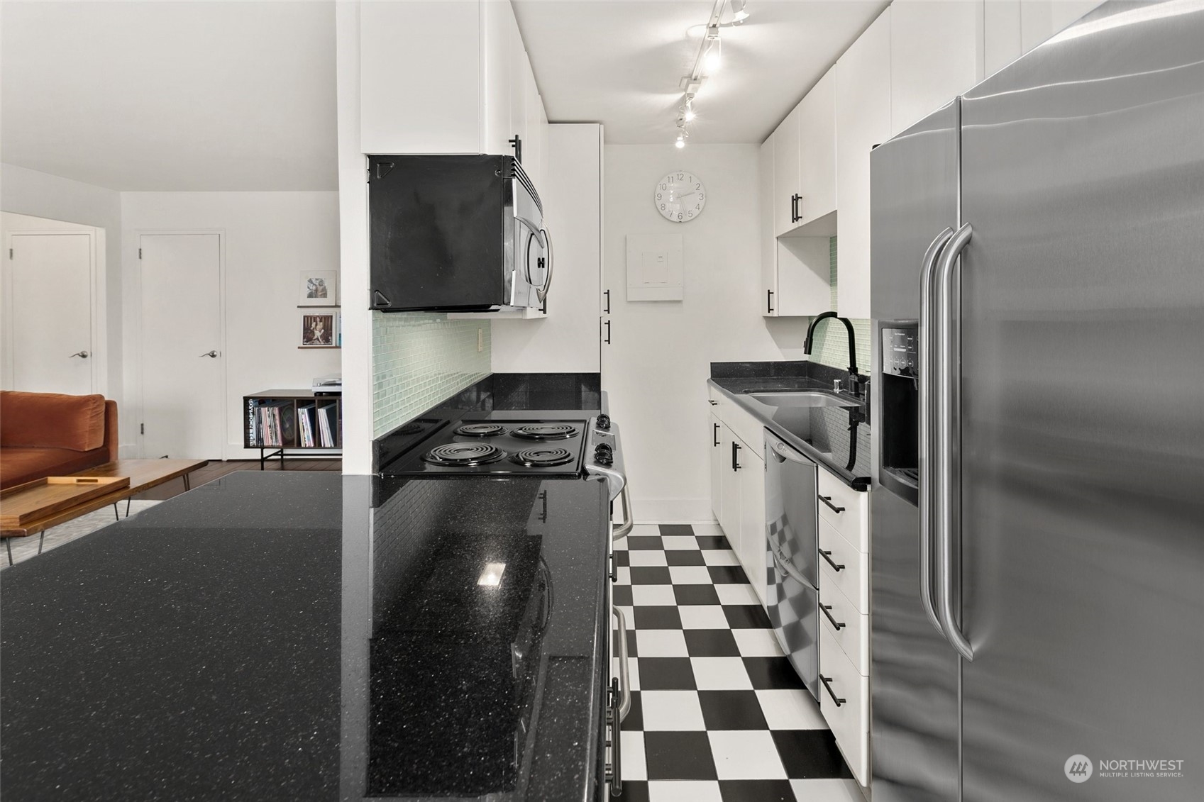 1105 Spring Street, Unit 606 Seattle, WA 98104 - Photo 8 of 21