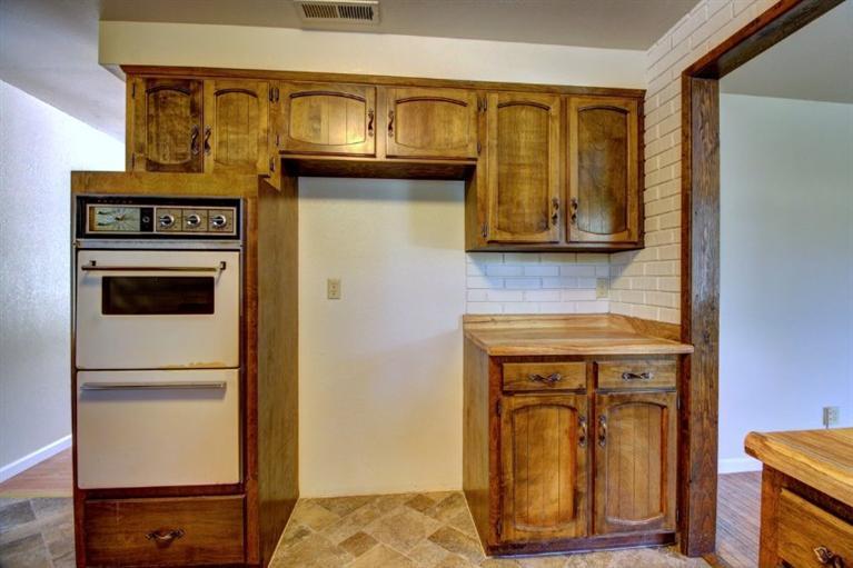 4949 Dark Hollow Road Medford, OR 97501 - Photo 13 of 35 Additional Photo