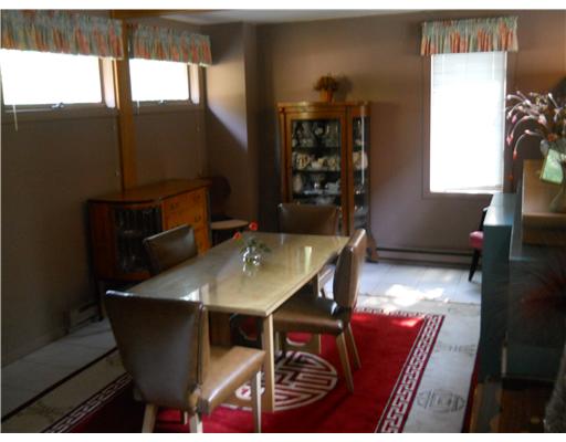 2630 Post Road South Kingstown, RI 02879 - Photo 7 of 20 Dining Room. The dining room is spacious enough for a large gathering.