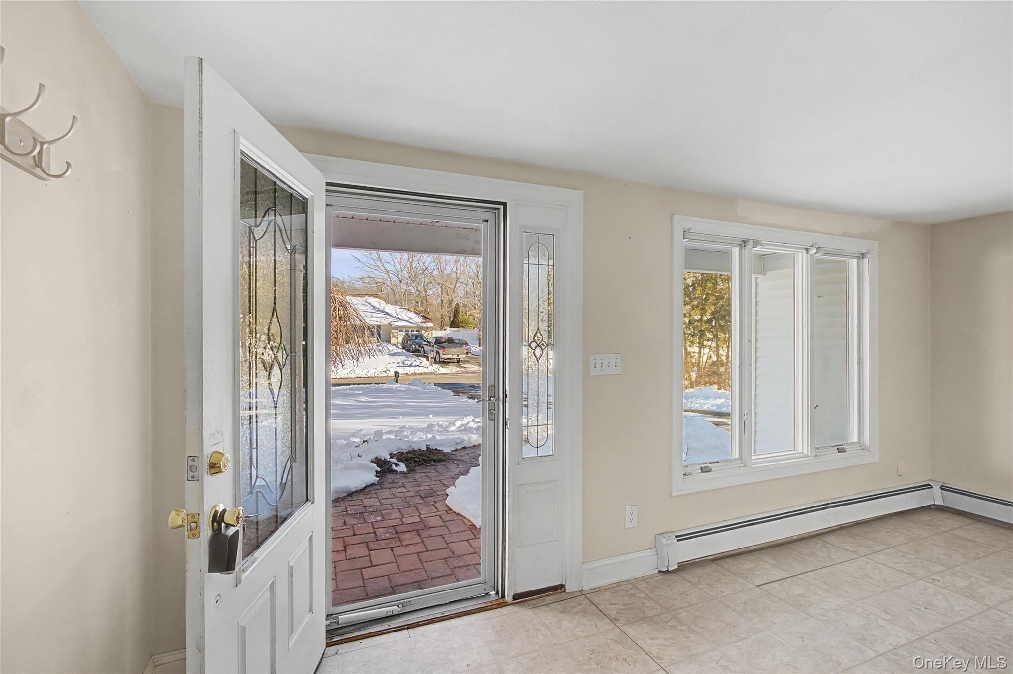 18 Woodbrook Drive Ridge, NY 11961 - Photo 6 of 33