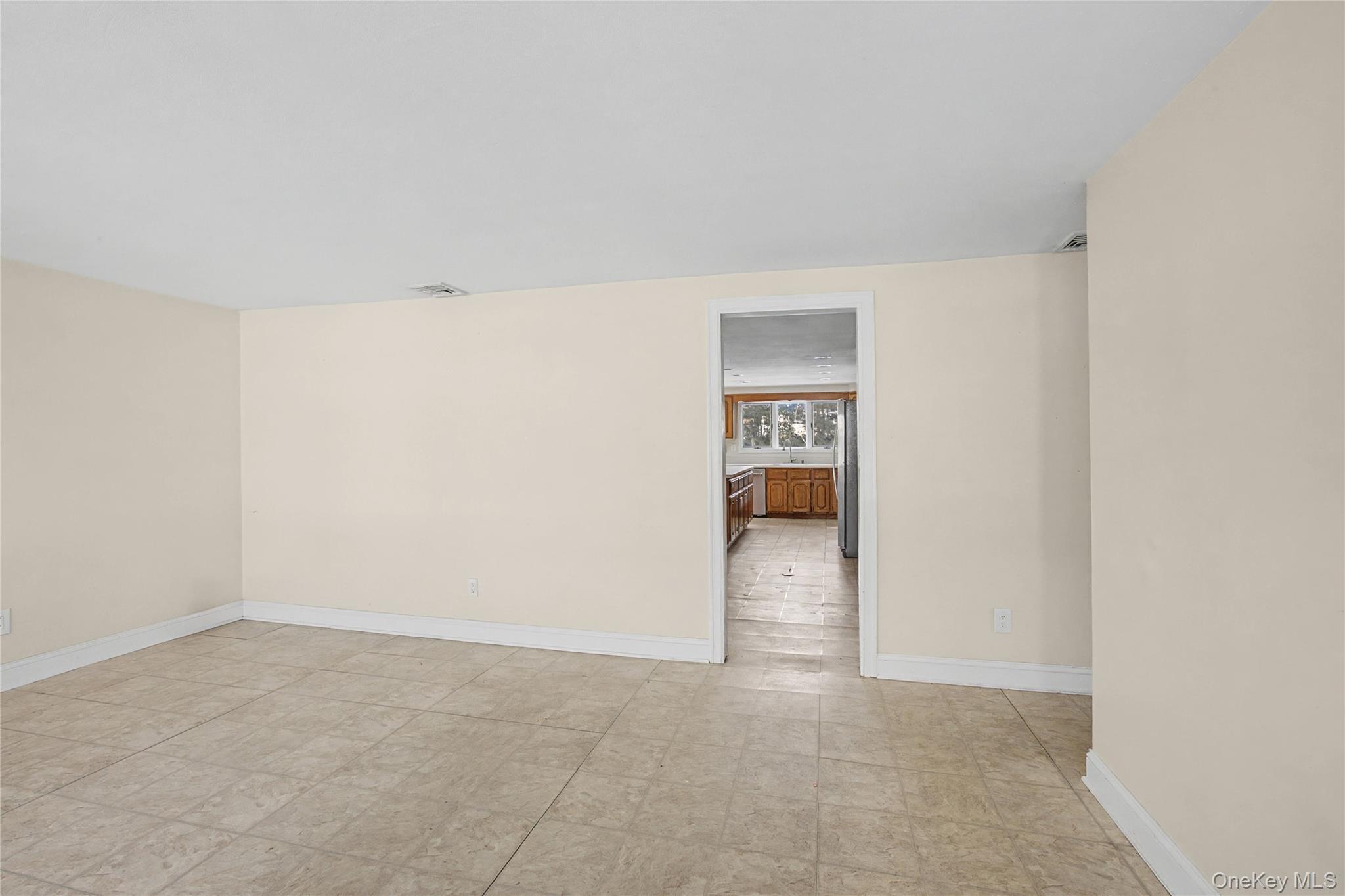 18 Woodbrook Drive Ridge, NY 11961 - Photo 10 of 33 an empty room with closet