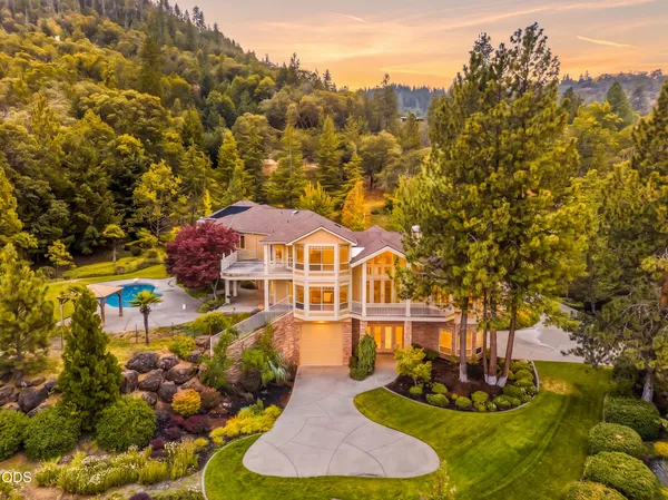 $1,750,000 | 4459 Old Stage Road, Central Point, OR 97502