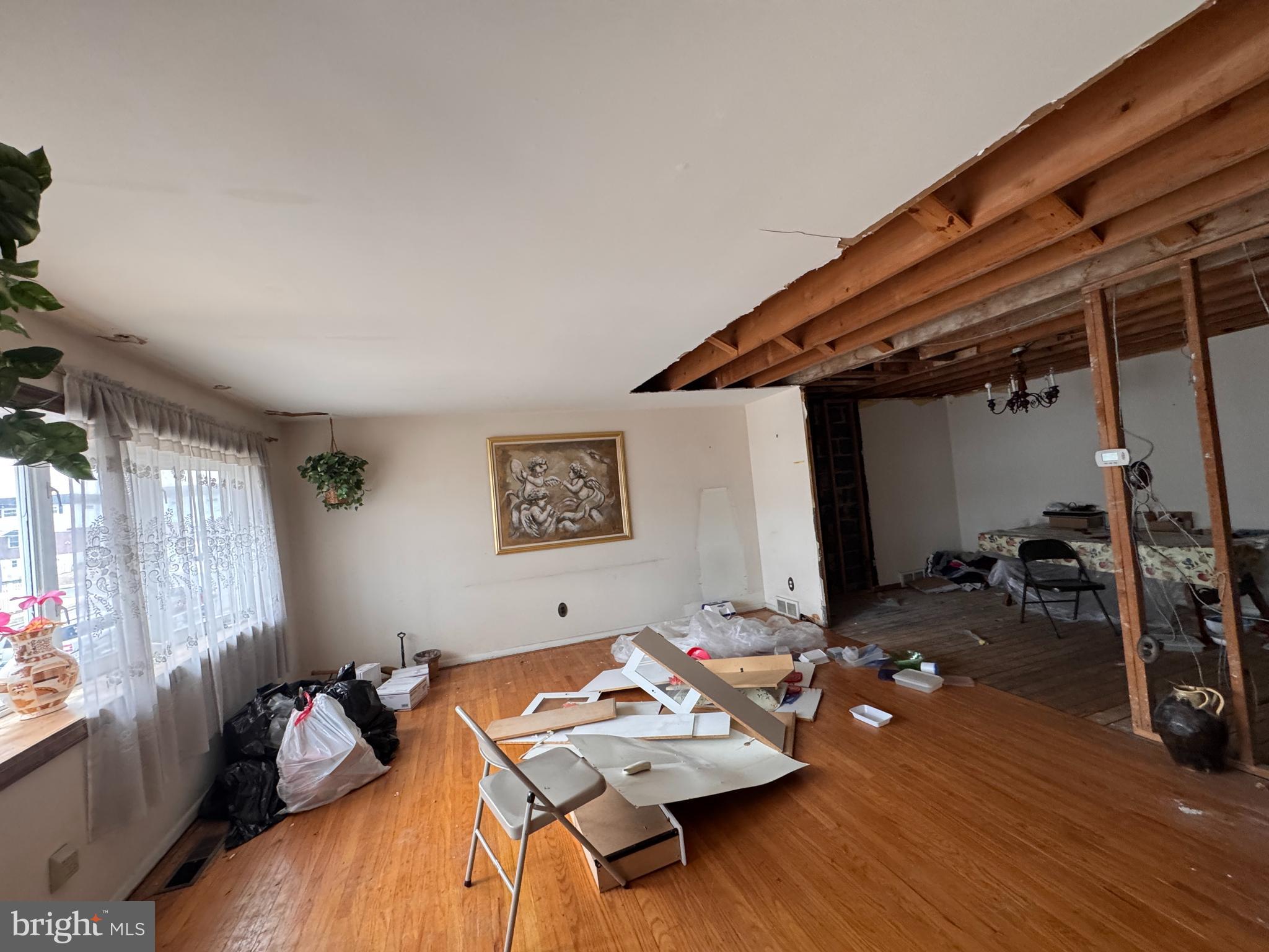 11702 Lanett Road Philadelphia, PA 19154 - Photo 5 of 16 living room