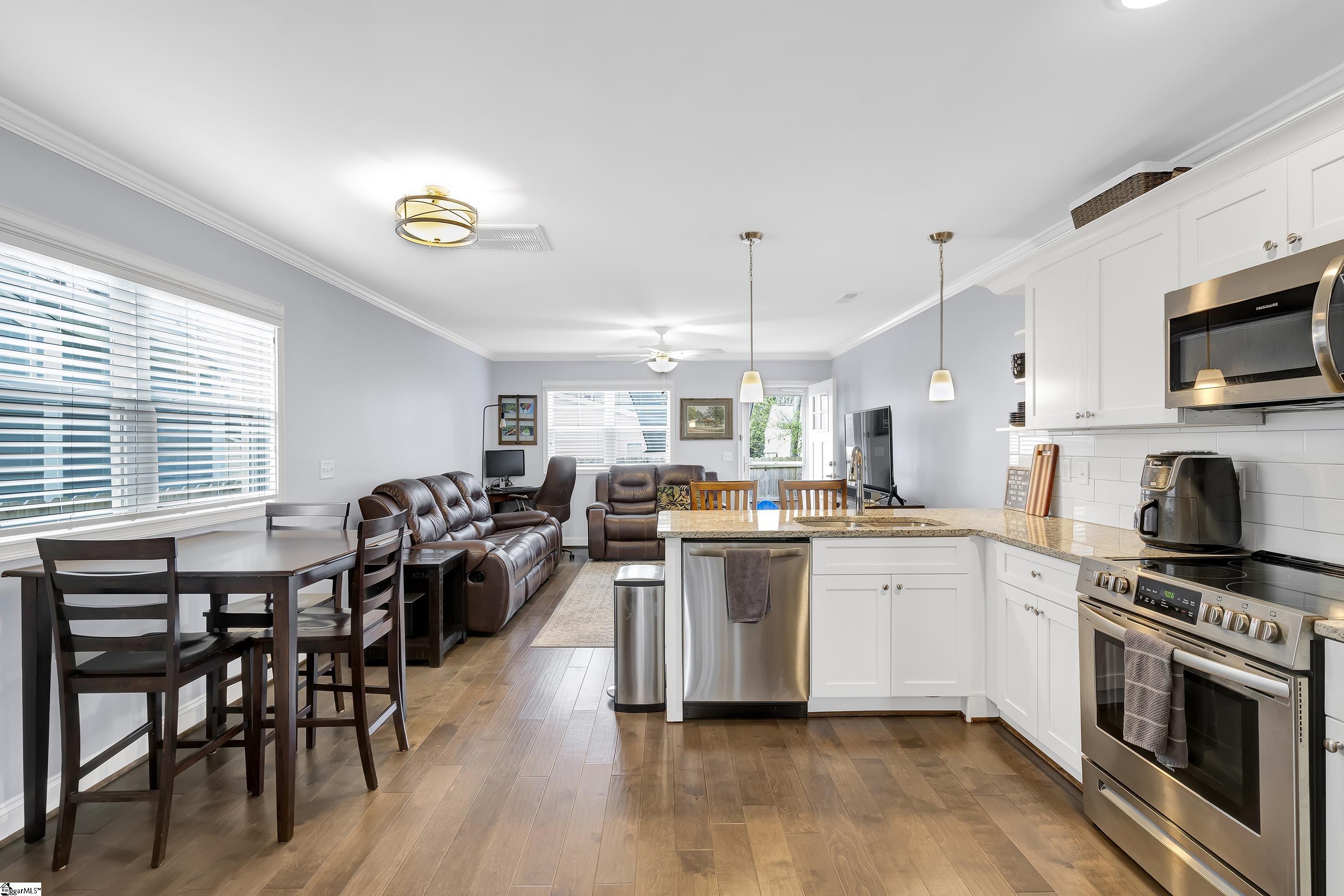 6 Chaney Street Greenville, SC 29607 - Photo 3 of 18