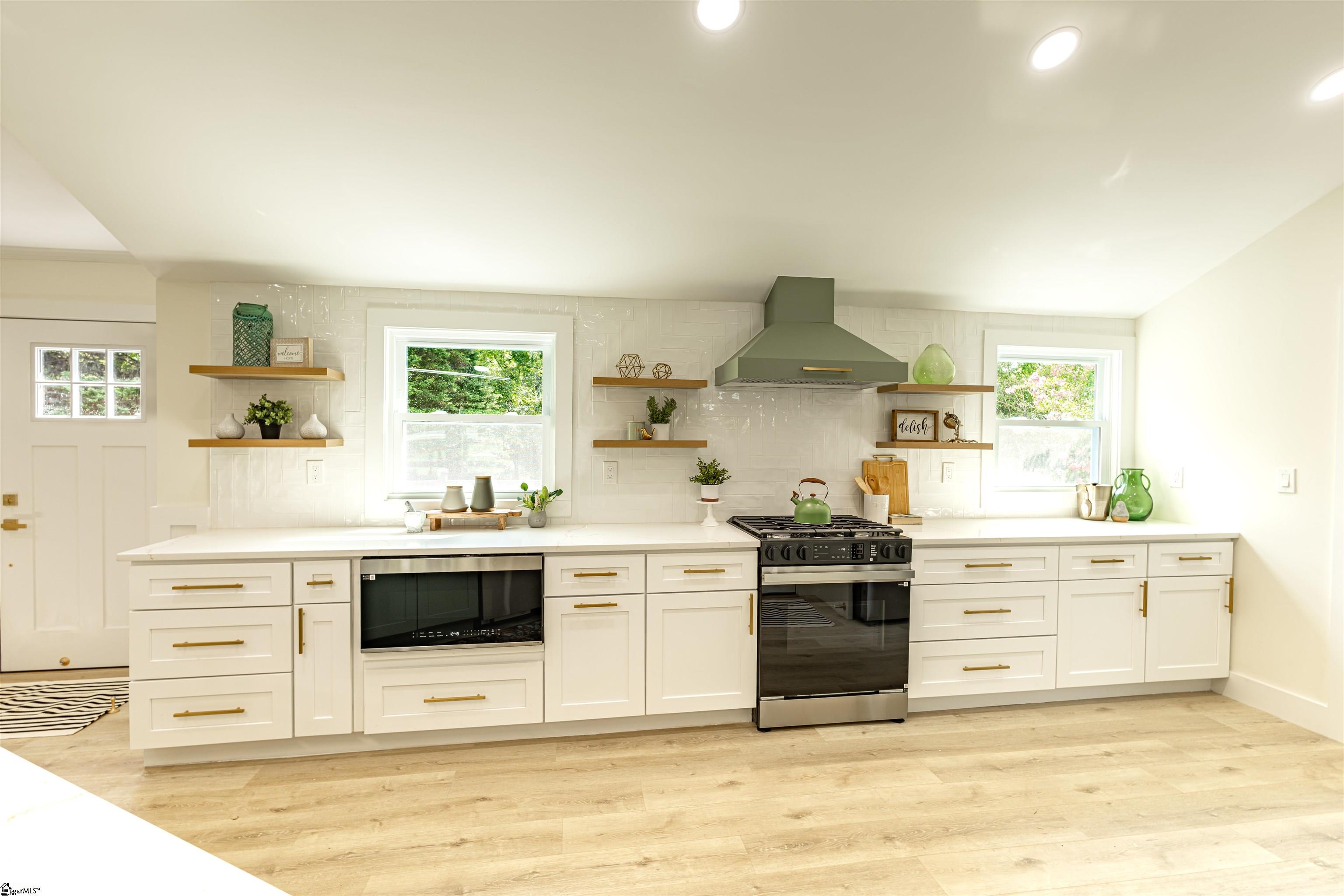 300 Hermitage Road Greenville, SC 29615 - Photo 3 of 46 Gallery Image 3