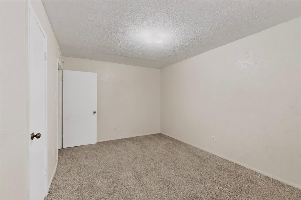 703 East Shady Grove Road Irving, TX 75060 - Photo 36 of 40 a view of room