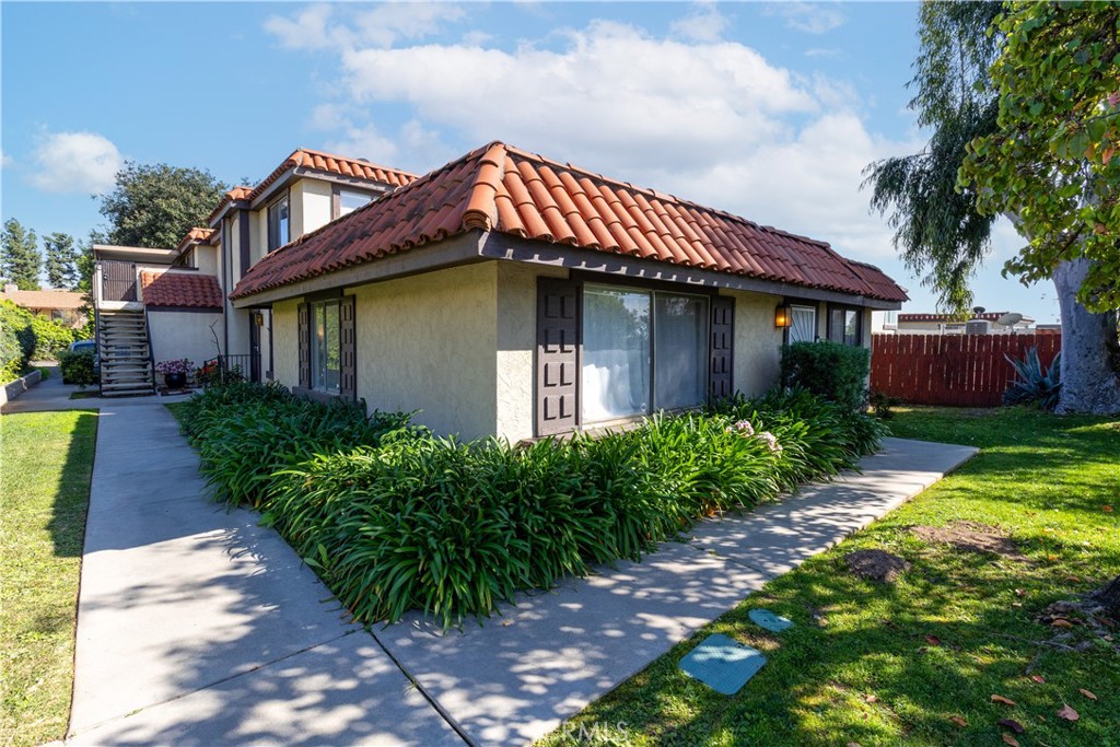 820 Junipero Drive Duarte, CA 91010 - Photo 1 of 26