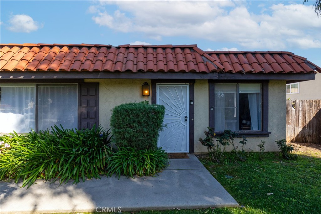 820 Junipero Drive Duarte, CA 91010 - Photo 2 of 26