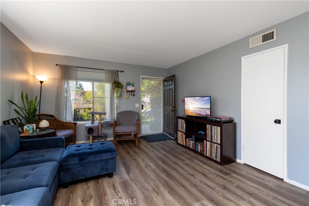 820 Junipero Drive Duarte, CA 91010 - Photo 5 of 26