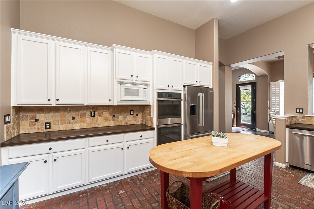 2028 Spring Rose Street Las Vegas, NV 89134 - Photo 13 of 33