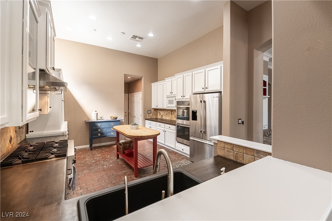 2028 Spring Rose Street Las Vegas, NV 89134 - Photo 14 of 33