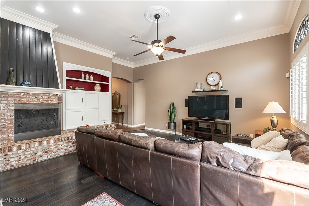 2028 Spring Rose Street Las Vegas, NV 89134 - Photo 8 of 33