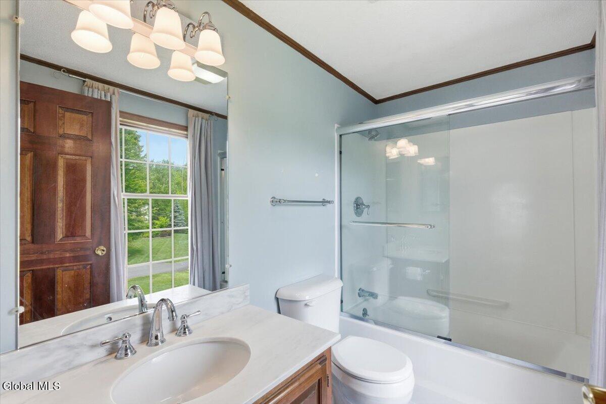 908 Mohegan Road Niskayuna, NY 12309 - Photo 23 of 40 35-029_MW2_0394