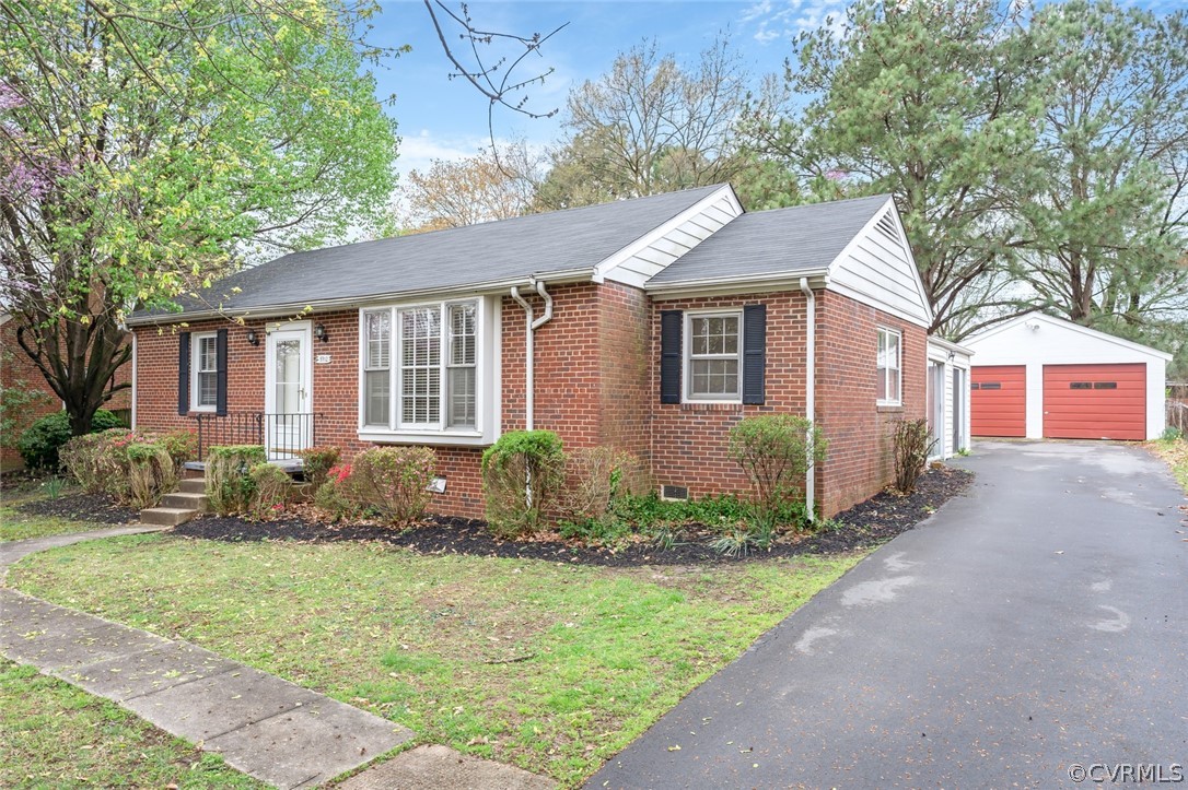 5912 Rois Road Richmond, VA 23227 - Photo 3 of 29 Gallery Image 3