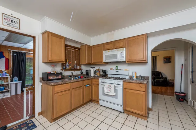 $189,900 | 12698 West Grandview Avenue, Waukegan, IL 60085