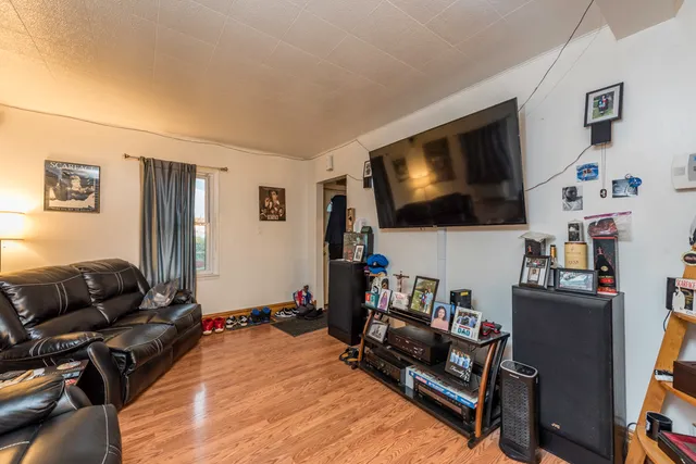 $189,900 | 12698 West Grandview Avenue, Waukegan, IL 60085