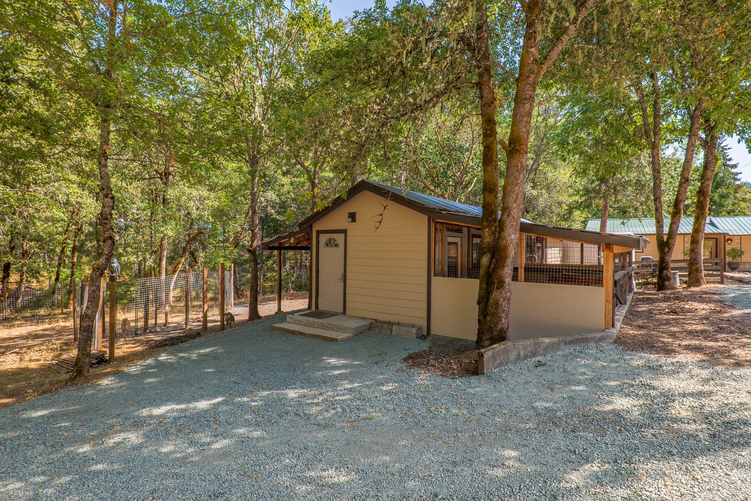 2906 Winona Road Grants Pass, OR 97526 - Photo 51 of 70 46