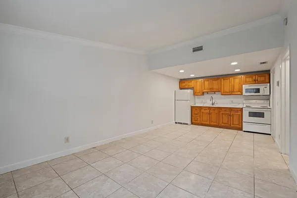 $1,700 | 7110 Southgate Boulevard, Tamarac, FL 33321