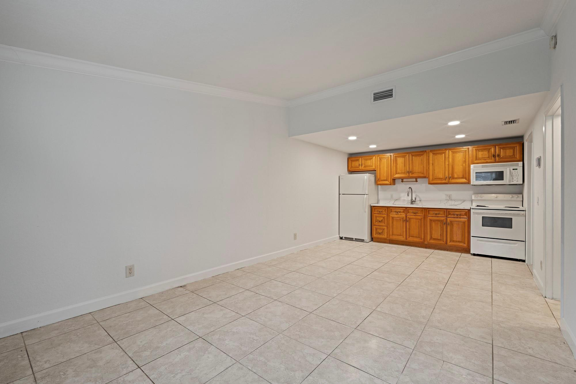 7110 Southgate Boulevard Tamarac, FL 33321 - Photo 8 of 18 Photo 8