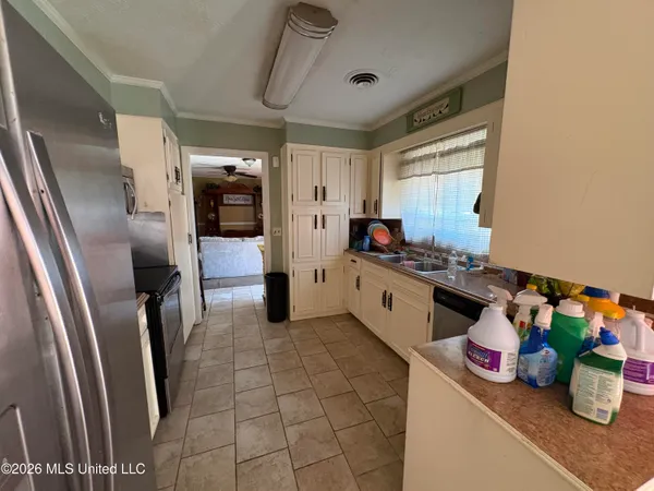 $195,000 | 211 Swan Lake Drive, Jackson, MS 39212