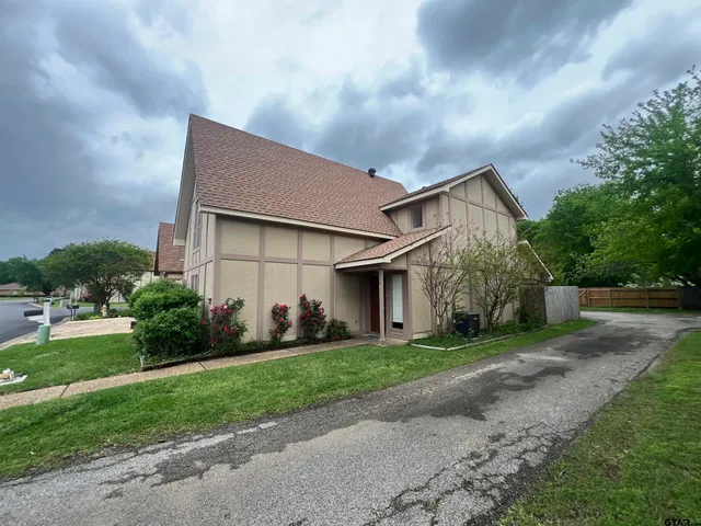 $195,000 | 1009 Towne Lake Drive, Longview, TX 75601