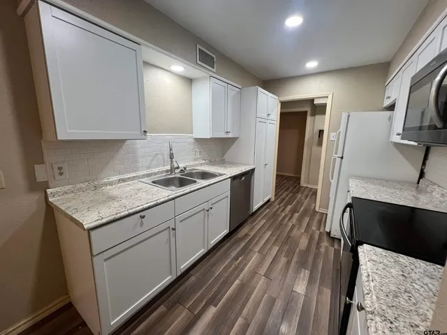 $195,000 | 1009 Towne Lake Drive, Longview, TX 75601