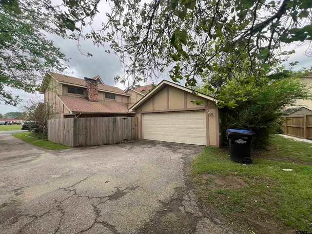 $195,000 | 1009 Towne Lake Drive, Longview, TX 75601