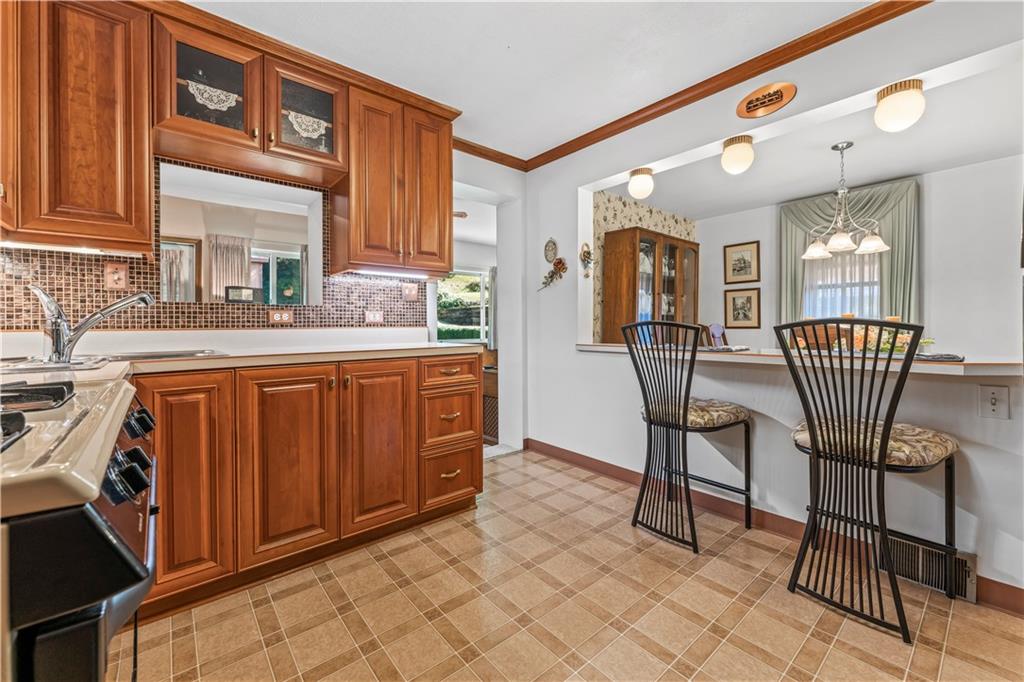 657 Irwin Run Road West Mifflin, PA 15122 - Photo 6 of 25 Gallery Image 6
