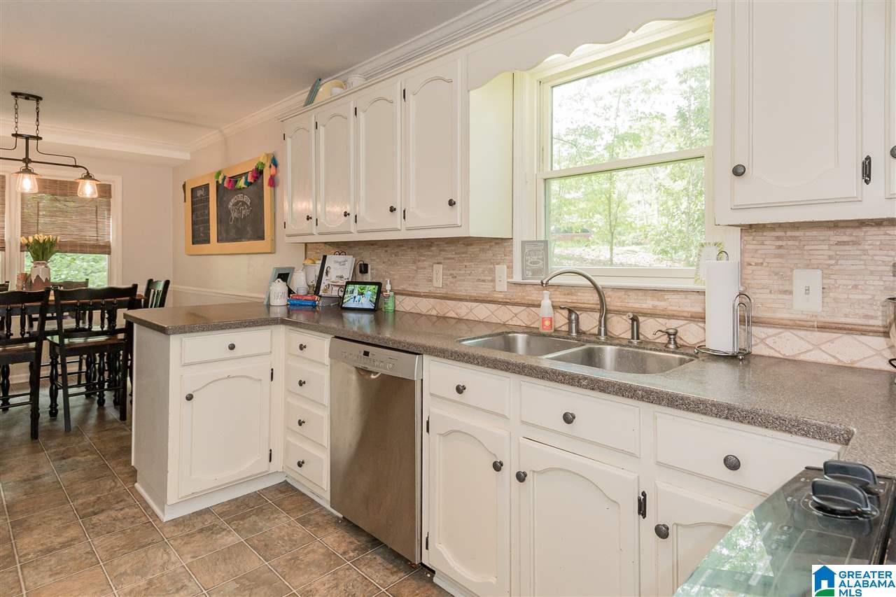 812 Mockernut Road Birmingham, AL 35244 - Photo 19 of 49