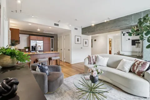 $939,900 | 800 The Mark Lane, Unit 607, San Diego, CA 92101